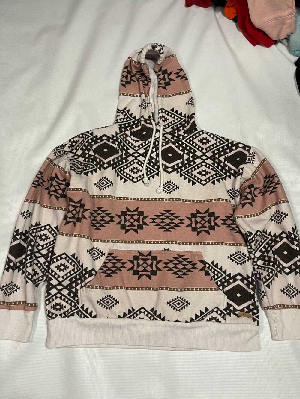 BKE Women's Medium Native Print Fleece Pullover Hoodie White, Pink, Black Aztec
